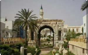 منزل دورين به محل برئيسي شارع المواصلاات زناته ثحديث او مسح استثماري سكني