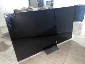 Lg tv with a broken screen