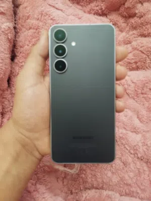 سامسونج s25 fe وكاله مستعمل  للبدل او البيع
