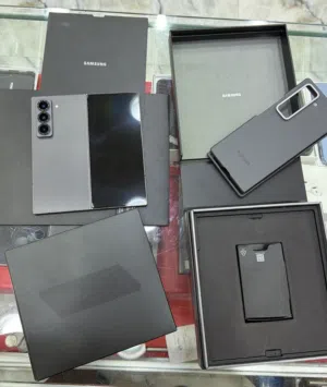 هاتف Samsung Galaxy Z Fold بسعر ممتاز