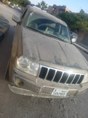 جيب شيروكي 2006 محرك هيمي 5.7 8v 4x4