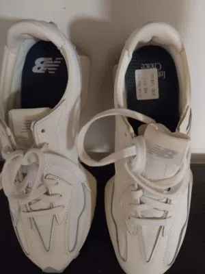 شوز رياضي ينفع رجالي او ستاتي