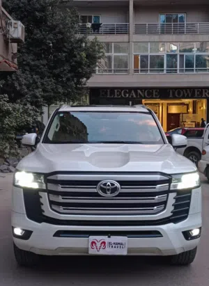 SUV Toyota in Cairo