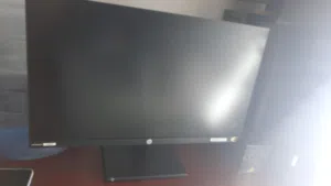 HP BORDERLESS 24 INCH UHD LCD MONITER