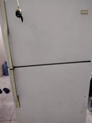ثلاجه مستعملة للبيع