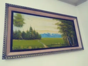 لوحات  رسم زيتي.. وتطريز