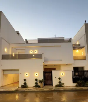 فيلا (قصر) في السراج المواشي مكان اصنصير مسبح رضيات رخام درجة 1 ومراحل البناء مثبتة بالصور من صفر