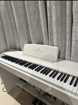 بيانو نوع ستاينر  Piano steiner