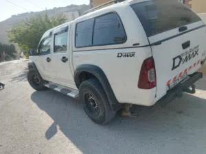 سيارة ايسوزو D-ماكس موديل 2010 بيك أب مرخصة ومعتمدة بنظام يدوي