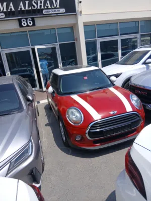 Mini Cooper 2017 Red GCC 2 Doors 138000km  ميني كوبر 2017 خليجي 2 باب بحاله ممتازه