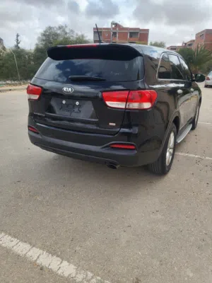 Used Kia Sorento in Tripoli