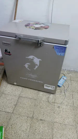 مجمده للبيع استعمال 3 أشهر نظيفه جداً