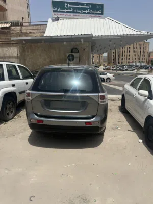 مستعمل ميتسوبيشي اوتلاندر GLS 2015 رمادي بأسعار مناسبة مع تأمين شامل