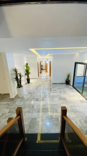 820 m2 More than 6 bedrooms Villa for Sale in Tripoli Al-Serraj