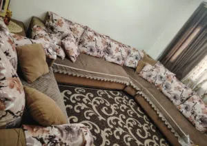 طاولات وطقم كورنر..طاولات ..وكورنر..كورنر وطاولات خشبية 1 وسطية و2 حجم صغير