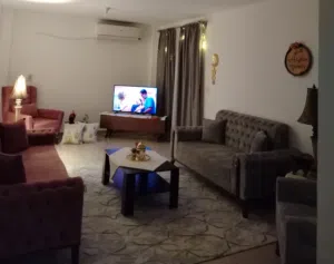 للبيع طقم انتريه خشب زان
