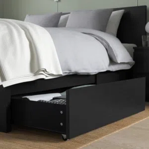 king size bad 2mx2m كينج سايز للبيع بحالة جيدة لون اسود 2م في 2م مع ادراج من جنبين