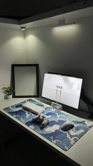 للبيع ماوس باد مستخدم سلس في اللعب بس يحتاج له تنظيف تقدر تغسله بالغساله ويرجع جديد نسبه النظافه 45%