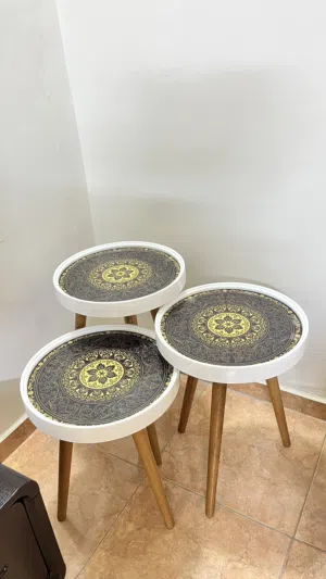 طقم طاولات خدمة عدد 3 بحالة ممتازة