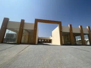 محلات تجارية بسعر مخفض في المعبيلة الجنوبية سوق أم الخير قرب الكليات