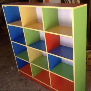 خزانة 12 عيون خشب تفصيل 65 دينار