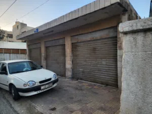 ثلاث مستودعات للايجار في صويلح