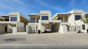 4 Bedrooms . 5+ Bathrooms . 2800 ft²0