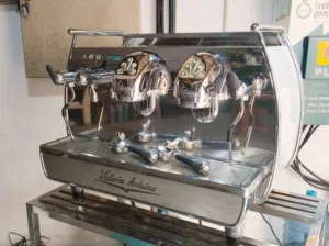 مكينه قهوة مختصة Victoria Arduino 2018 2جروب  مطحنة قهوة ايطالية