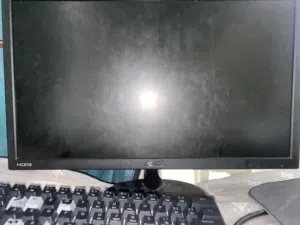 لبيع كيبورد و شاشه