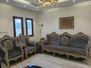 كراسي مستعملة ل 10 أشخاص