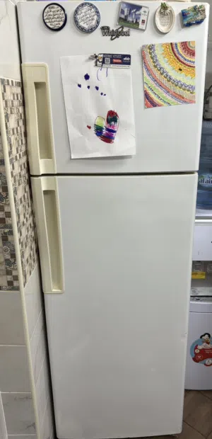 ثلاجة بحالة جيدة