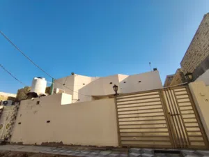 بيت 250 متر