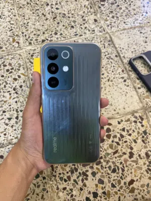 Realme C85 pro التلفون جديد استعمال قليل مايفرق عن الجديد وياه باكيته و كفرين و شاحنه و سماعه