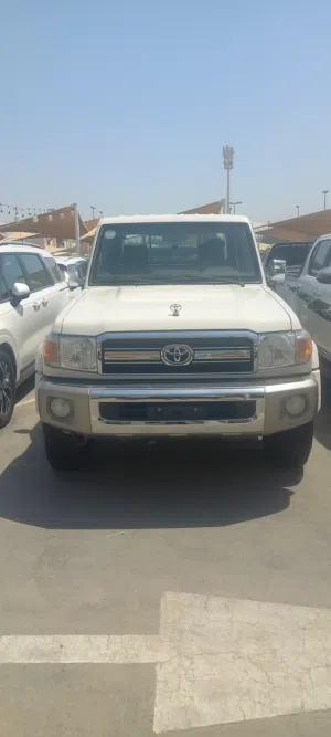 Used Toyota Land Cruiser in Sharjah