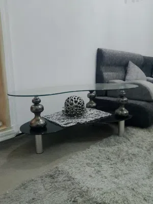 بعون الله بيع طاوله مرش جميله ونظيفه