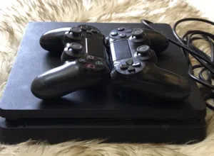 بلاي ستيشن فور سلم السعر 850