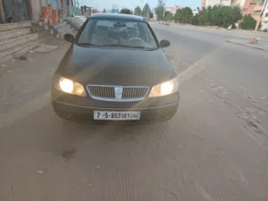 نيسان صني كل شئ بحالة ممتازة دار محلية