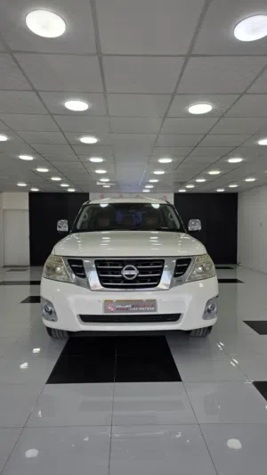 NISSAN PATROL TITANIUM 2018  سيارة تجمع بين الراحة، الأداء، والشكل الهجومي لا تفوّت الفرصه
