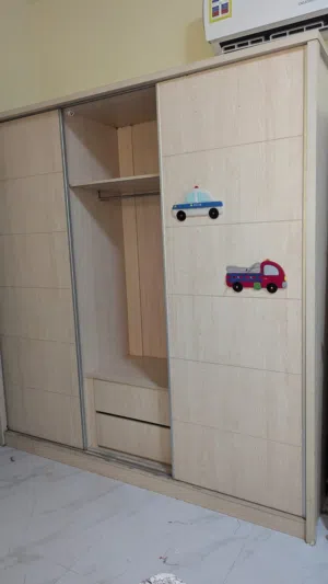 Sliding cupboard (good condition)
