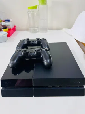 PS4 1TB WITH 2 CONTROLLERS
