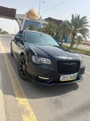 كرايسلر موديل 2021 فور ويل تورنك لون اسود حادثه باب الجهة اليسار خلف السائق فقط