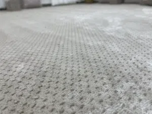 سجادة موكيت منقط كبيرة