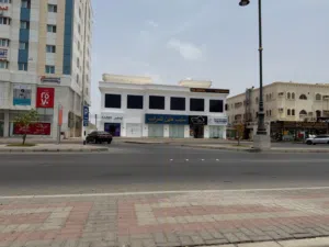 محل تجاري في قلب سوق الخوض التجاري – السيب