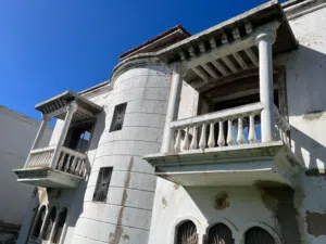 More than 6 bedrooms . 2 Bathrooms . 275 m22