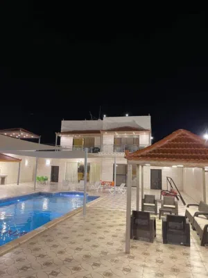 2 Bedrooms . 3 Bathrooms . 4000 m21