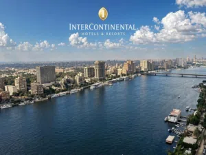 مطعم وكافيه للبيع داخل فندق على النيل مباشر هيدخلك ايجار شهرياً 175 الف