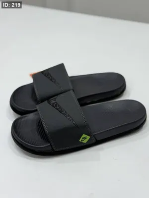 Slippers & Flip flops . Other . 454