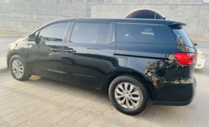 Used Kia Carnival in Muscat