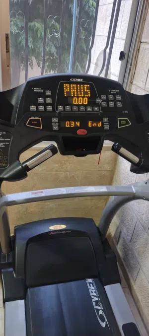 جهاز مشي احترافي cybex بحالة ممتازة