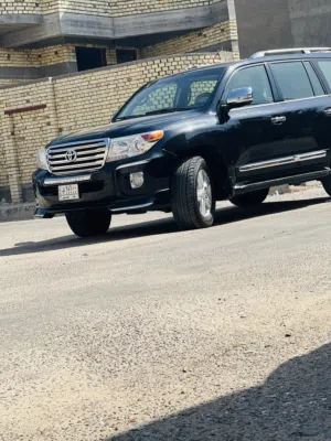 لاندكروزر 2014 أسود مكفوله كفاله عامه رقم بغداد جديد مميز